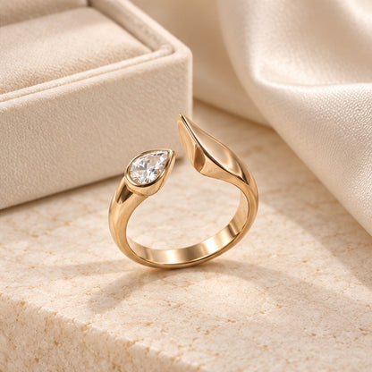 VIVALORA® Aster Fold Ring — lifestyle and gifting scene