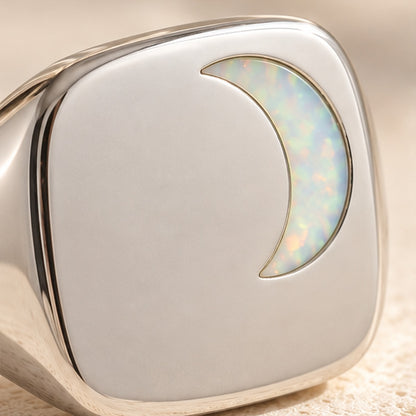 VIVALORA® Luma Crescent Signet Ring — macro material and setting detail
